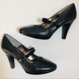 Sofft Mary Jane Leather With Patent Strap Size 10
